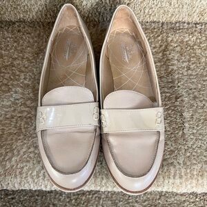 Lifestride Women's Beige Loafers